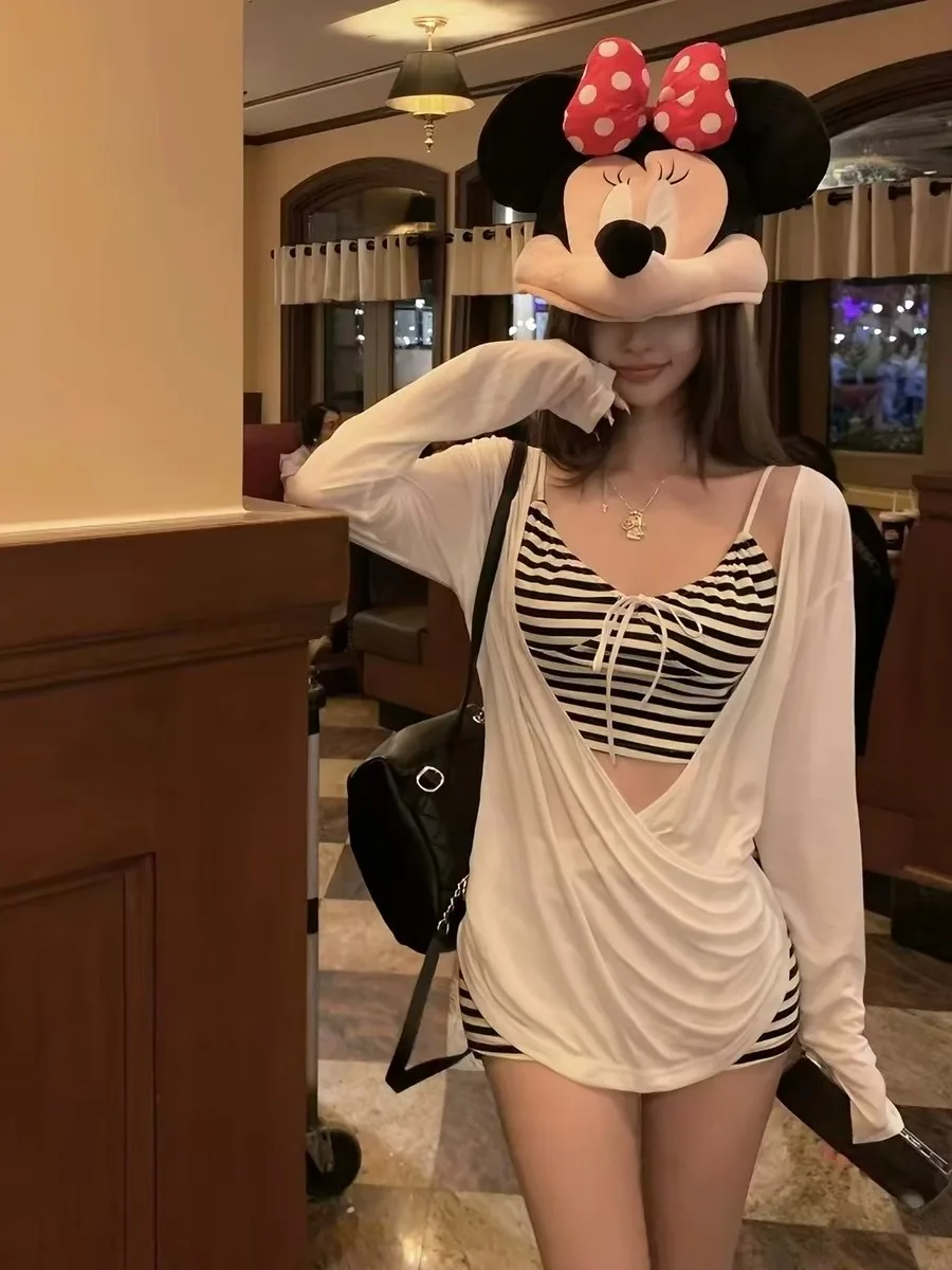 

Alice Bikini Pure Desire Style Thermal Vacation Theme Women's Two-Piece Swimsuit Long Sleeve V-Neck Nylon Polyester Spandex