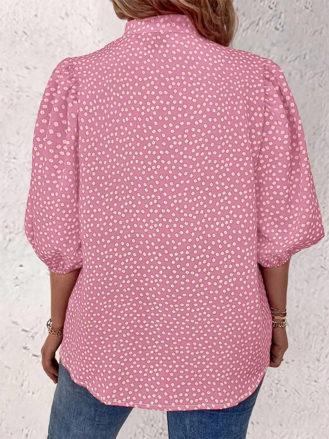 

Розовая повседневная рубашка с цветочным принтом, пышными рукавами и пуговицами