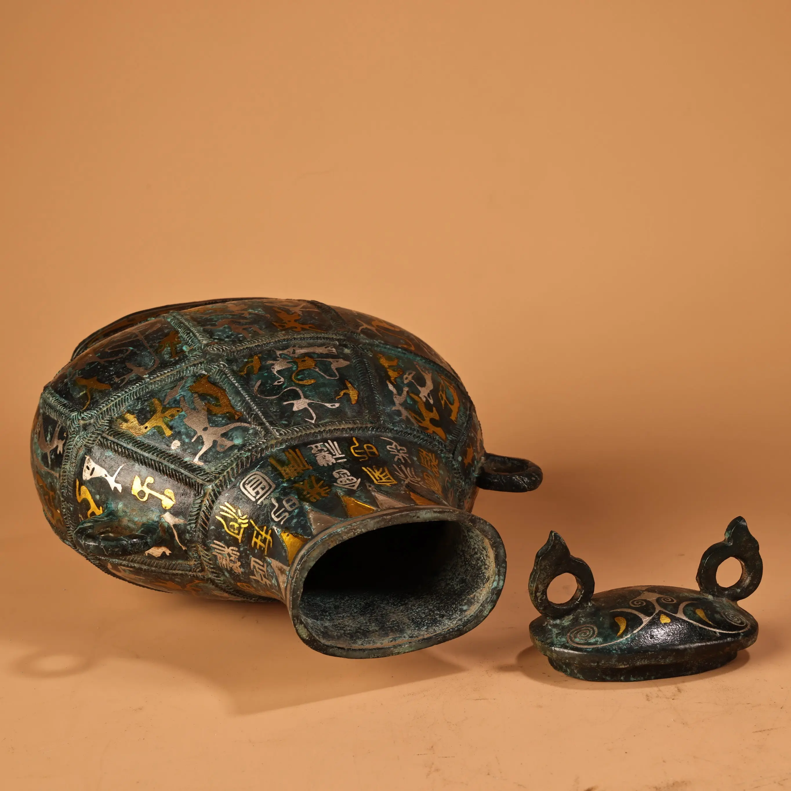Vintage Chinese Bronze Gold Silver Inlaid Flat Pot Flask Figurine Heavy Patina Fine Craft Collectible