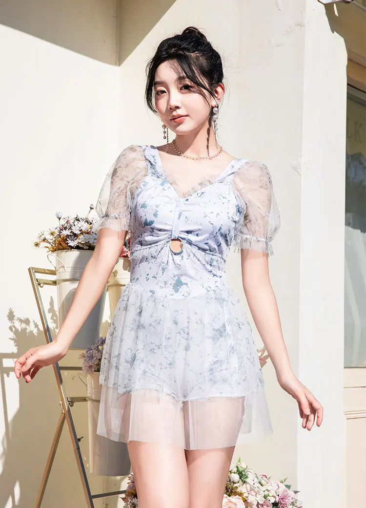 Traje de baño de una pieza para mujer, nuevo estilo Popular, conservador, adelgazante, estilo falda de gama alta