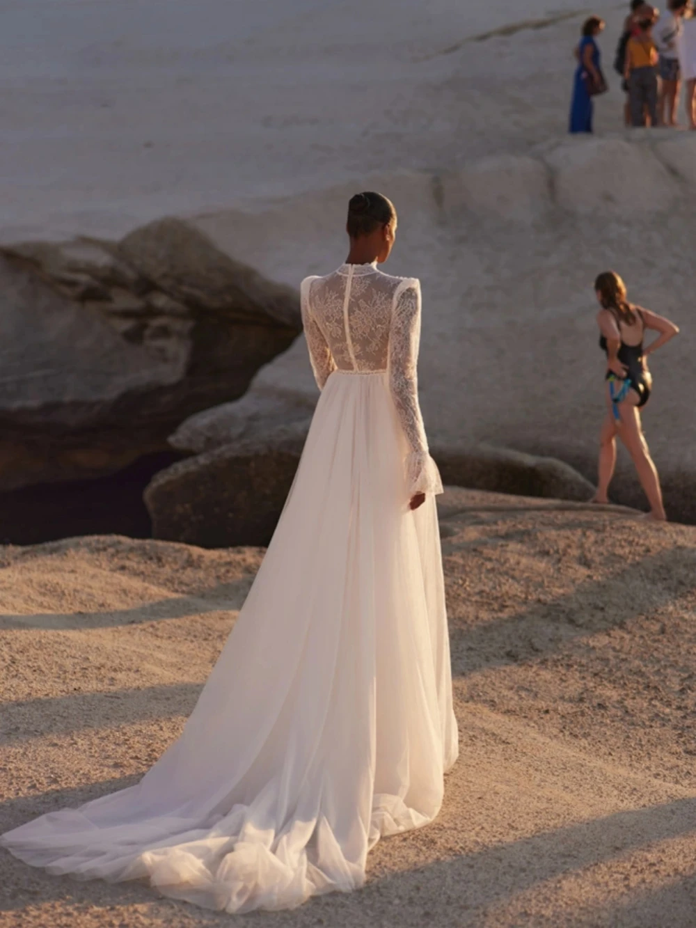 Robe de mariée longue sirène en dentelle et perles, avec traîne détachable, avec fente, col haut, robes de rêve personnalisées pour mariée