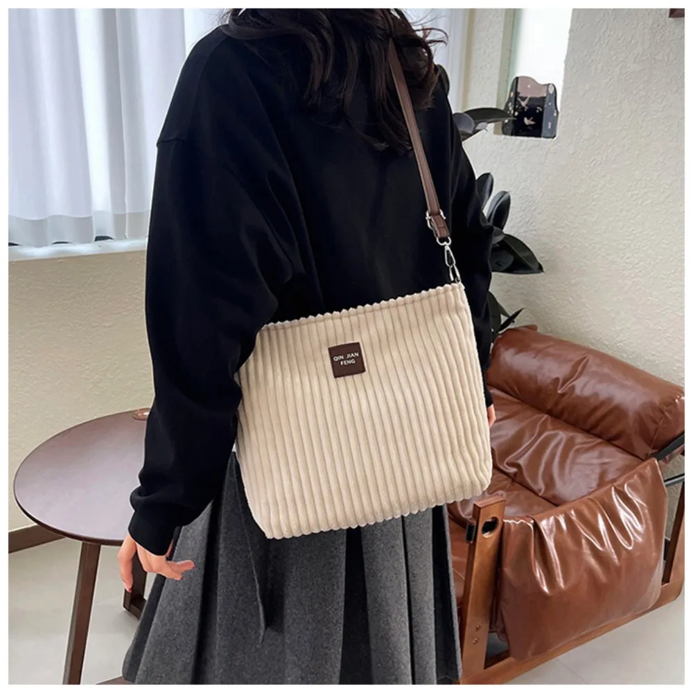 1pcs Corduroy Crossbody Bag for Women Simple Versatile Textured Shoulder Bag Daily Commute Fashion Bucket Bag Wholesale