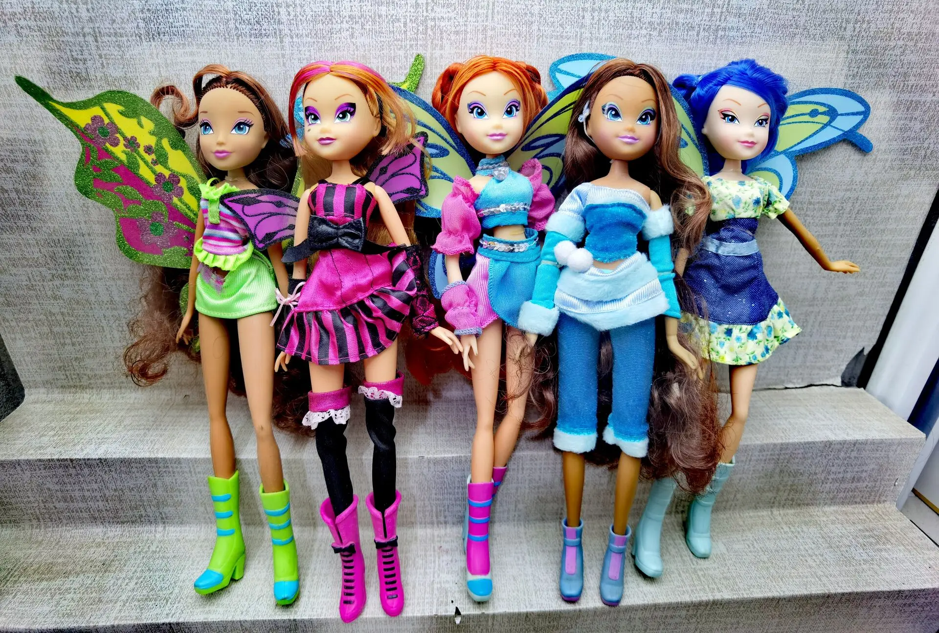 الأصلي جميل الأزرق الشعر فتاة ملونة فتاة عمل أرقام الدمى مع فوز ملحقات الجسم مع رئيس اللعب اكسسوارات الاطفال اللعب