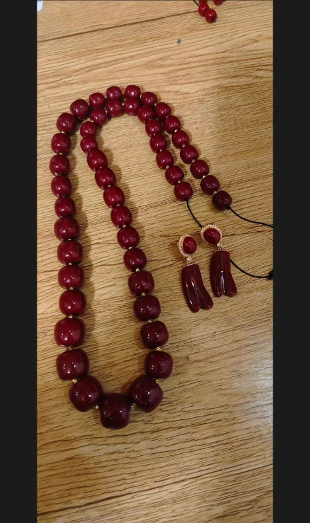 

Imitation Coral Non fading Nepal Gold Plated Pendant Necklace Set