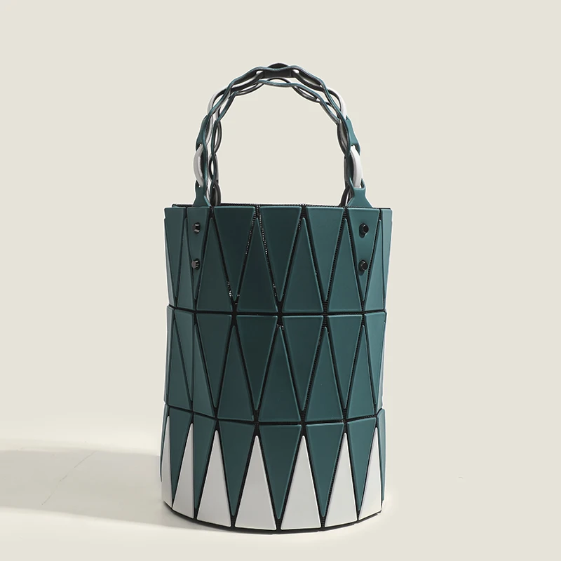 

New 2025 Women's Handbag Basket Sle oulder Bag Underarm Geometric Buet Bag Contrast Color PVC Material Casual Bag