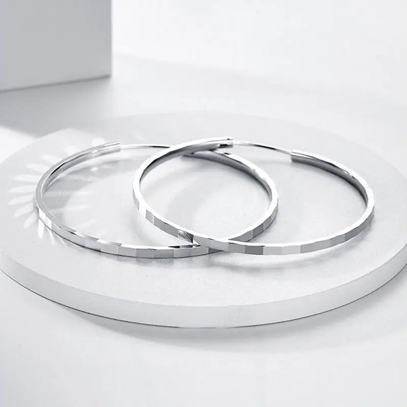 Neue Mode Klassiker Einfache Große Runde Creolen für Frauen Edelstahl Kreis Mädchen Glänzende Zarte Party Frauen Schmuck – Detail 2