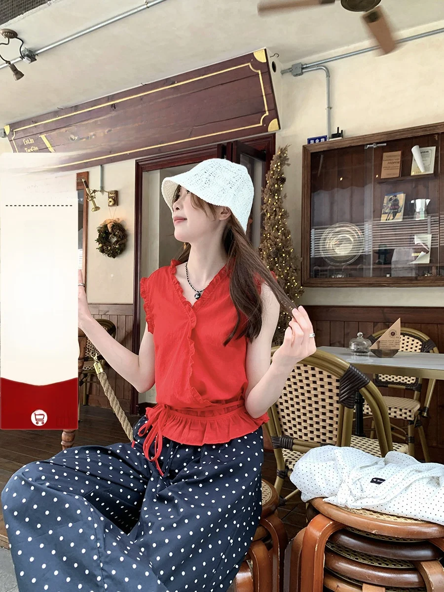 

Sweet Sle Holli Svel V-ne High-waisted Floral Trim Hem irt Korean Sle Fre Summer Top for Women