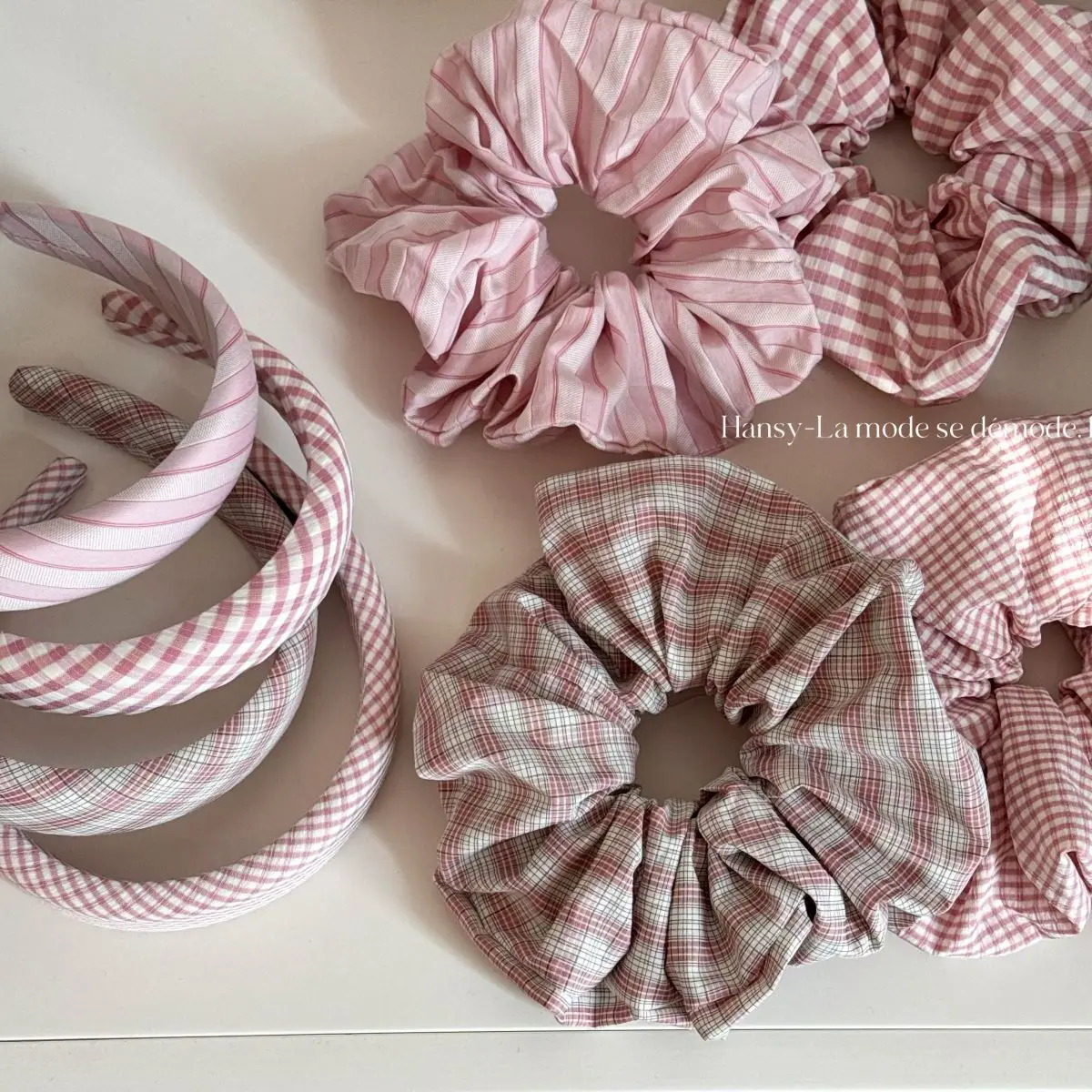 Hair Scrunchy Pink Fabric High Elasticity Soft Women Ponytail Holder Non Slip Durable for Daily Home Office Travel