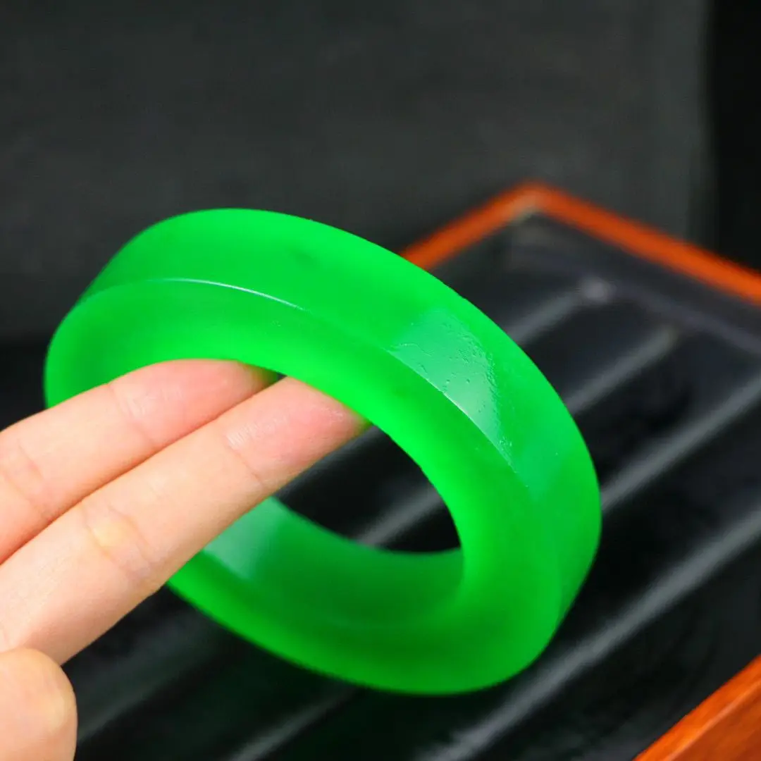 

Perfect high-ice Seiko engraved round bar bracelet, exquisite jewelry jade bracelet, free box.