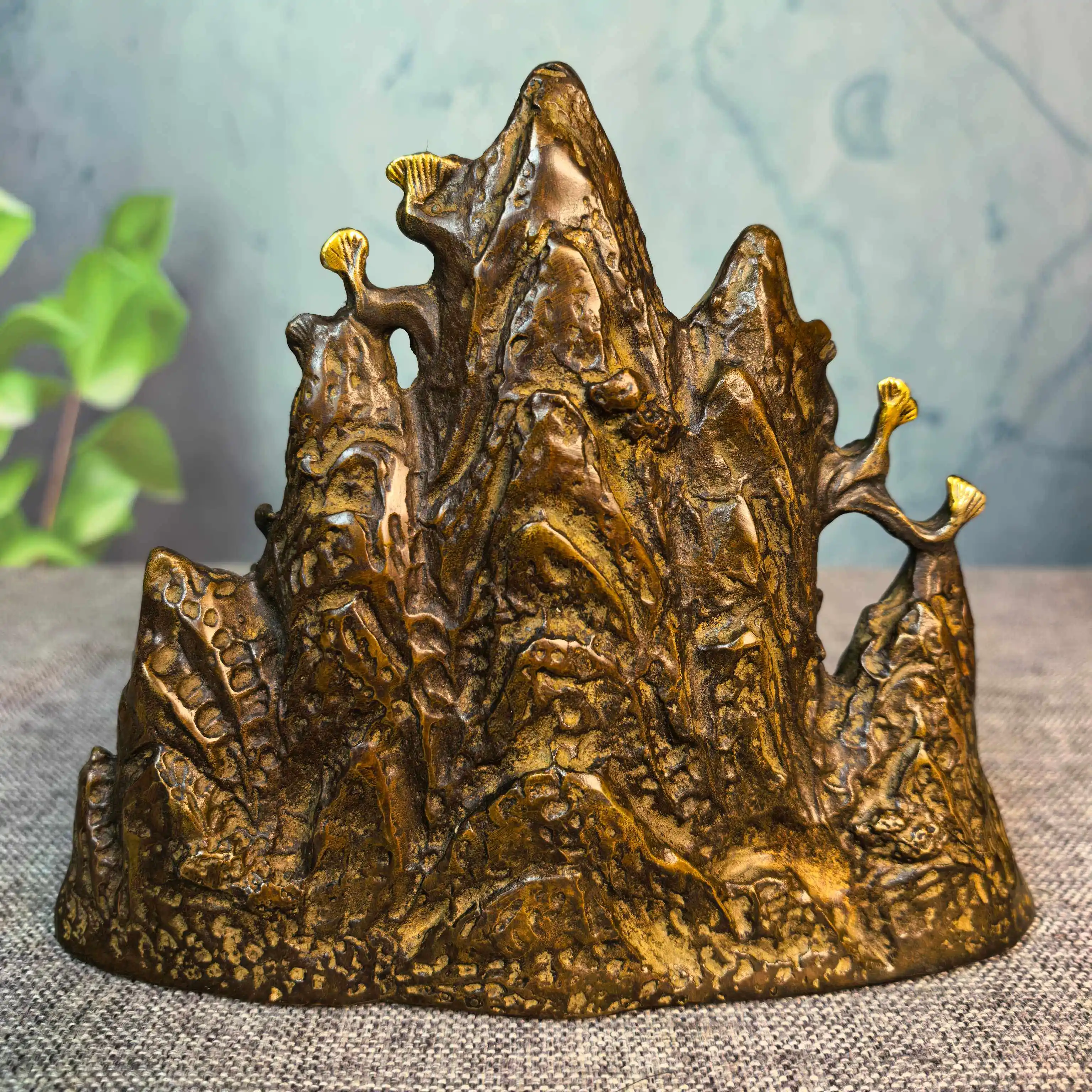 Vintage Copper Double Deer & Rockery Statue Feng Shui Lucky Deer Decor for Home Living Room Entrance Office Decoration