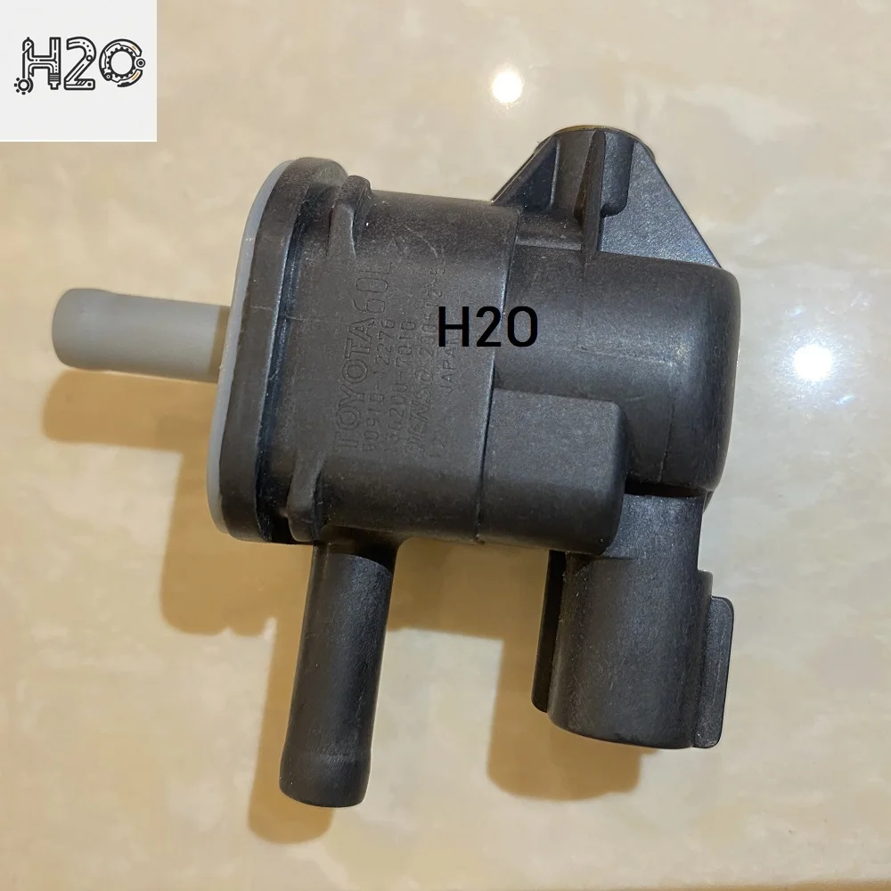 136200-7010 فراغ التبديل علبة صمام بخار تطهير الملف اللولبي لتويوتا 4 عداء كامري كورولا FJJ كروزر هايلاندر #6