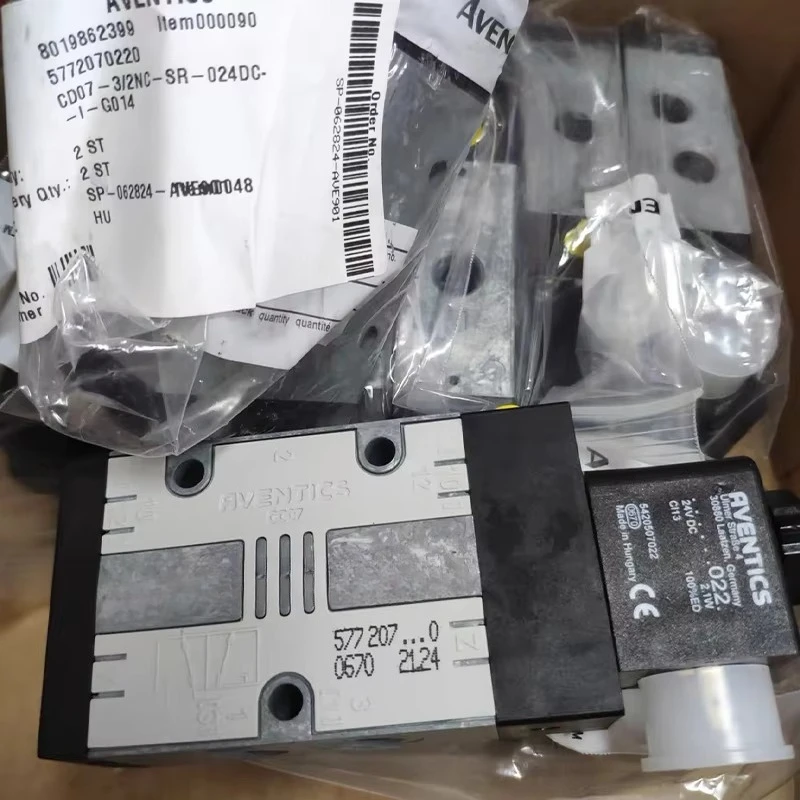 Original AVENTICS 5772080220 2-Position 3-Way Reversing Valve