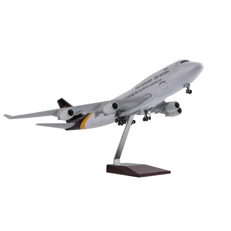 1/157 Scale Boeing 747 UPS Aircraft Model Civil Aviation Cargo W Light and Wheel for Collection Display Resin Diecast Airplanes