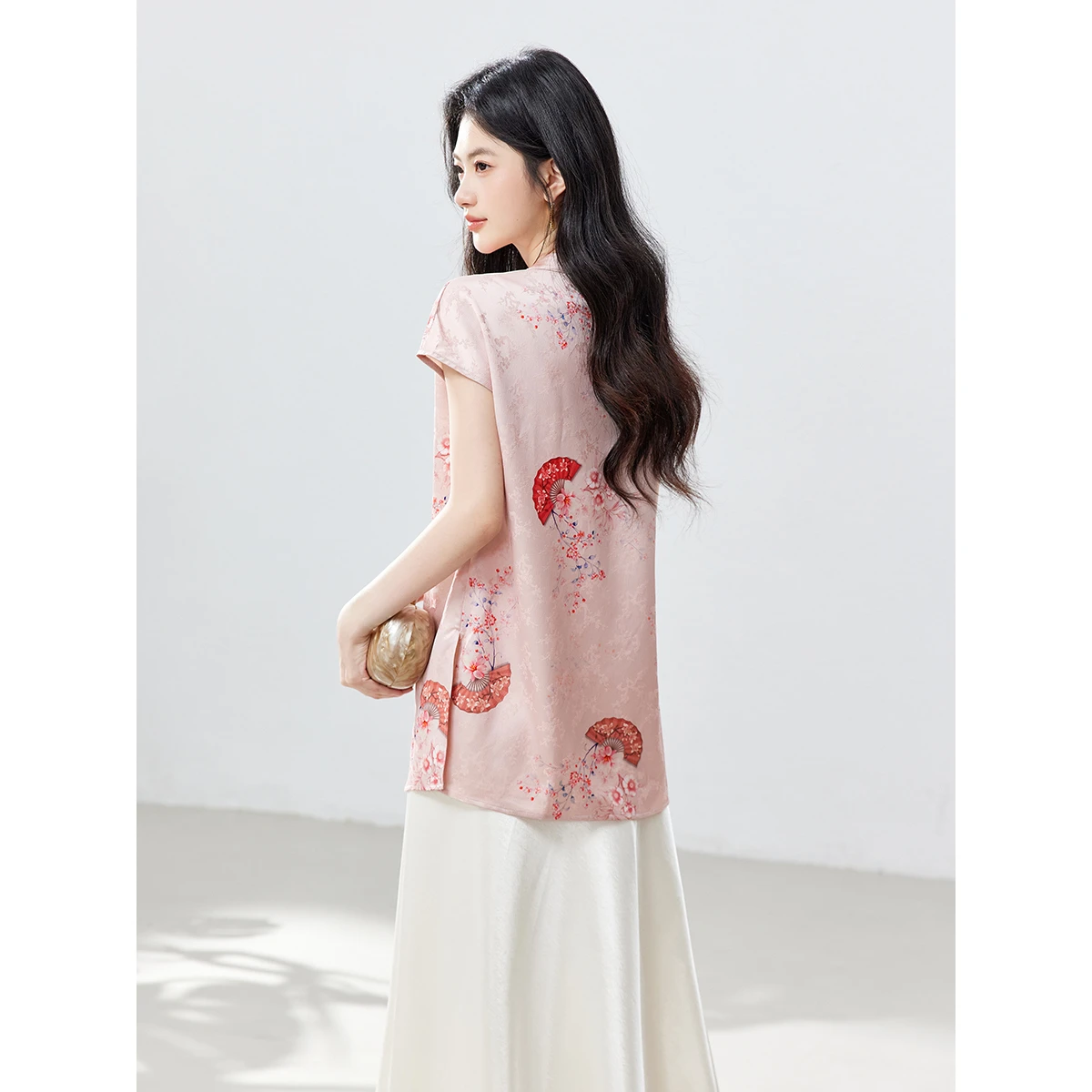 VIMLY Women's Improved Pink Cheongsam Shirt 2026 Summer New Satin Print Stand Up Collar Top New Chinese Style Clothes A6539