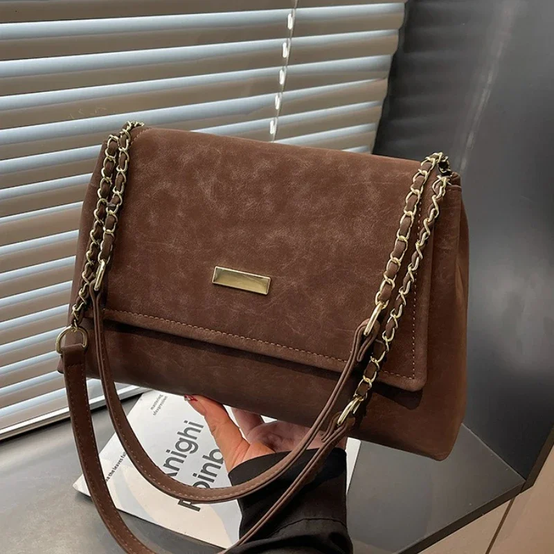 

New Fashion Vintage Simple Chain Shoulder Bag Large Capacity Commuter Tote Bag Comfortable and Versatile Texture Storage Bags