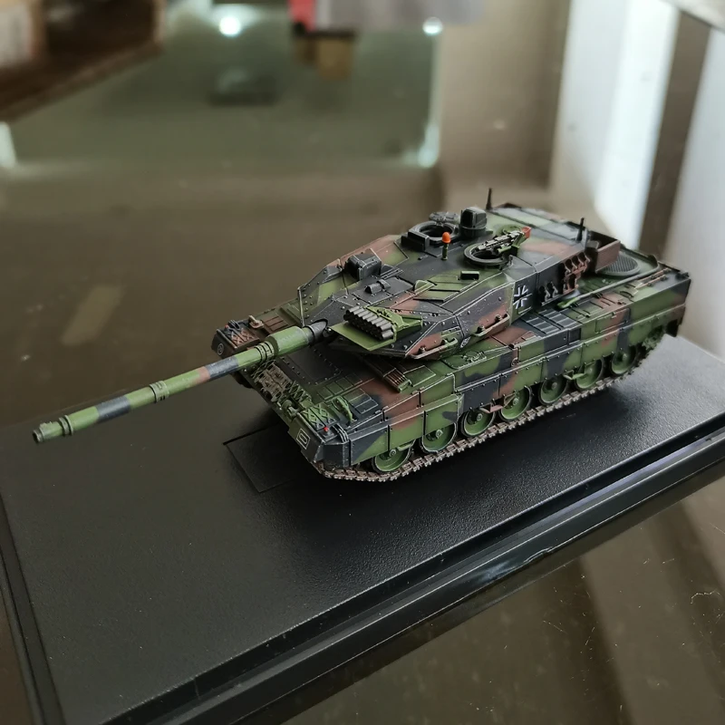 

1:72 Scale Plastic German Leopard 2A6 Main Battle Tank Model Militarized Combat Track Type Classics Adult Gifts Static Display