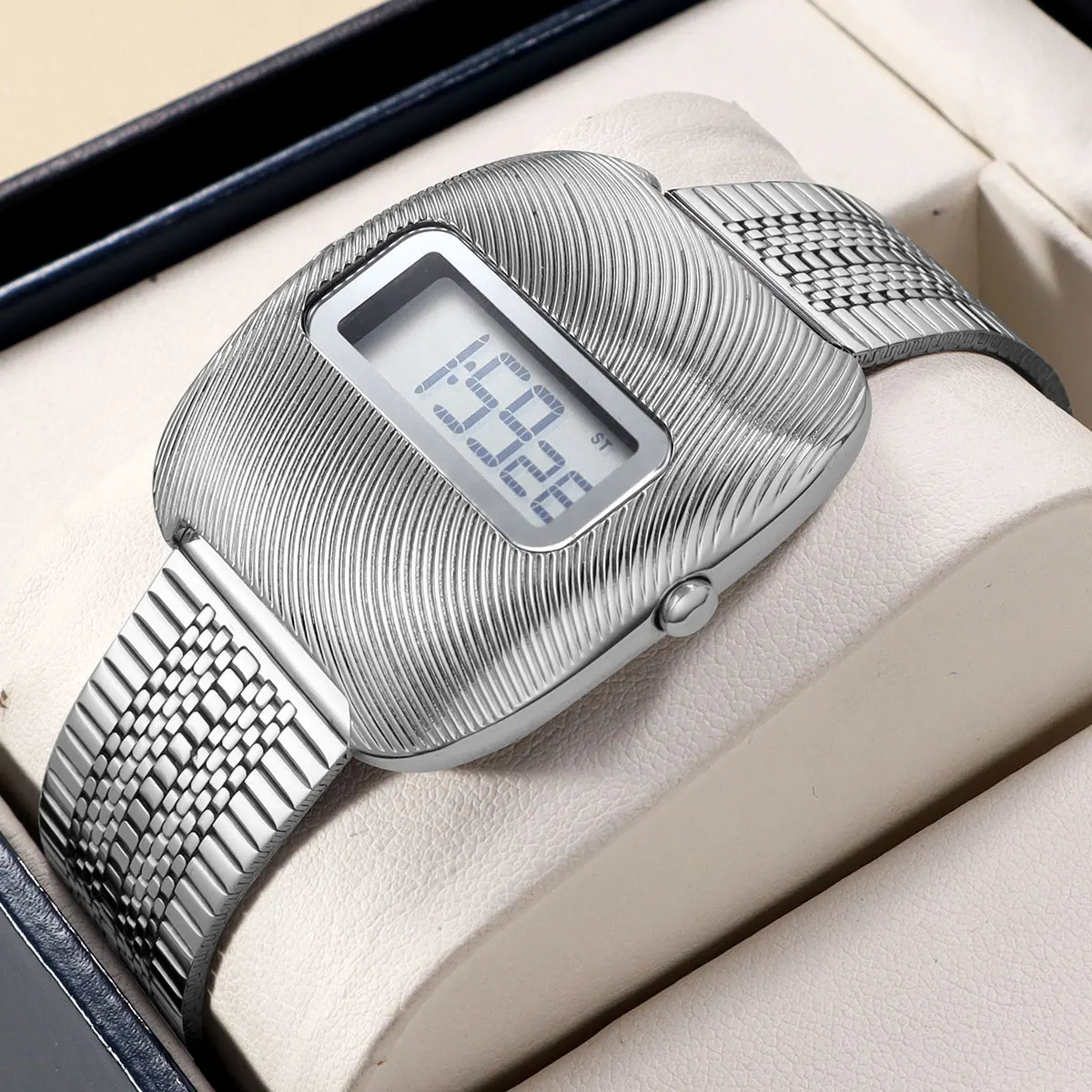 

Модные цифровые часы унисекс в стиле киберпанк в стиле ретро, наручные часы в минималистском стиле Millennium для мужчин с ремешком из нержавеющей стали 0322