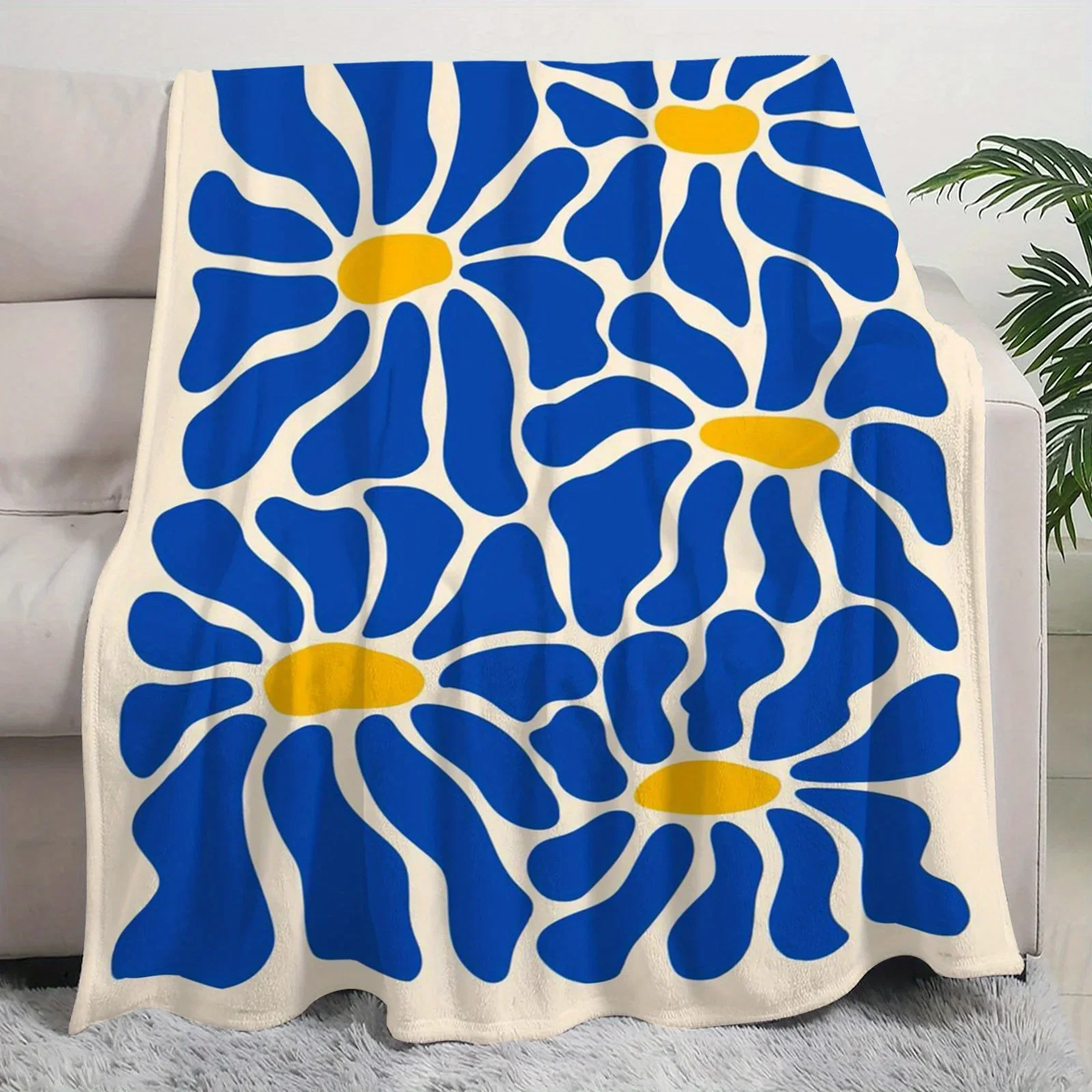 

Large Retro Floral Flannel printed blanket suitable for all seasons suitable for living room office sofa and travel