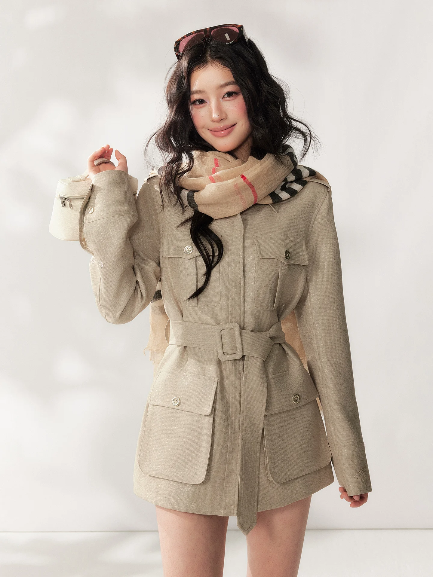 

Женская рабочая кофта с золотой вышивкой и длинными рукавами, с манжетами, для ранней весны