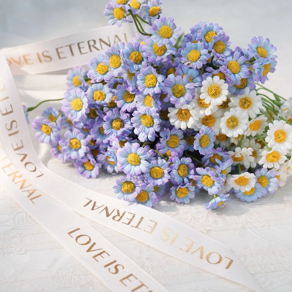 

Artificial Flower Handle Bouquet Chamomile Small Daisy Home Decoration Hotel Soft Decoration Hot-selling Artificial Dried