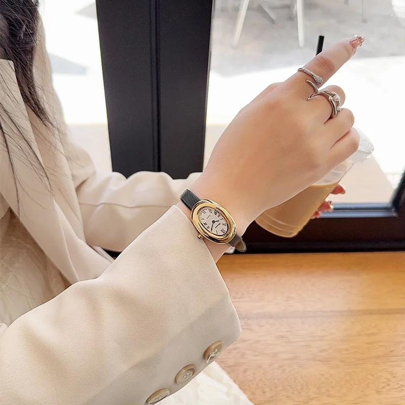 New Women'S Watch With Oval Vintage Leather StrapVintage Quartz WatchUnique Wristwatch, Fashionable And Luxurious Women'S Watch.