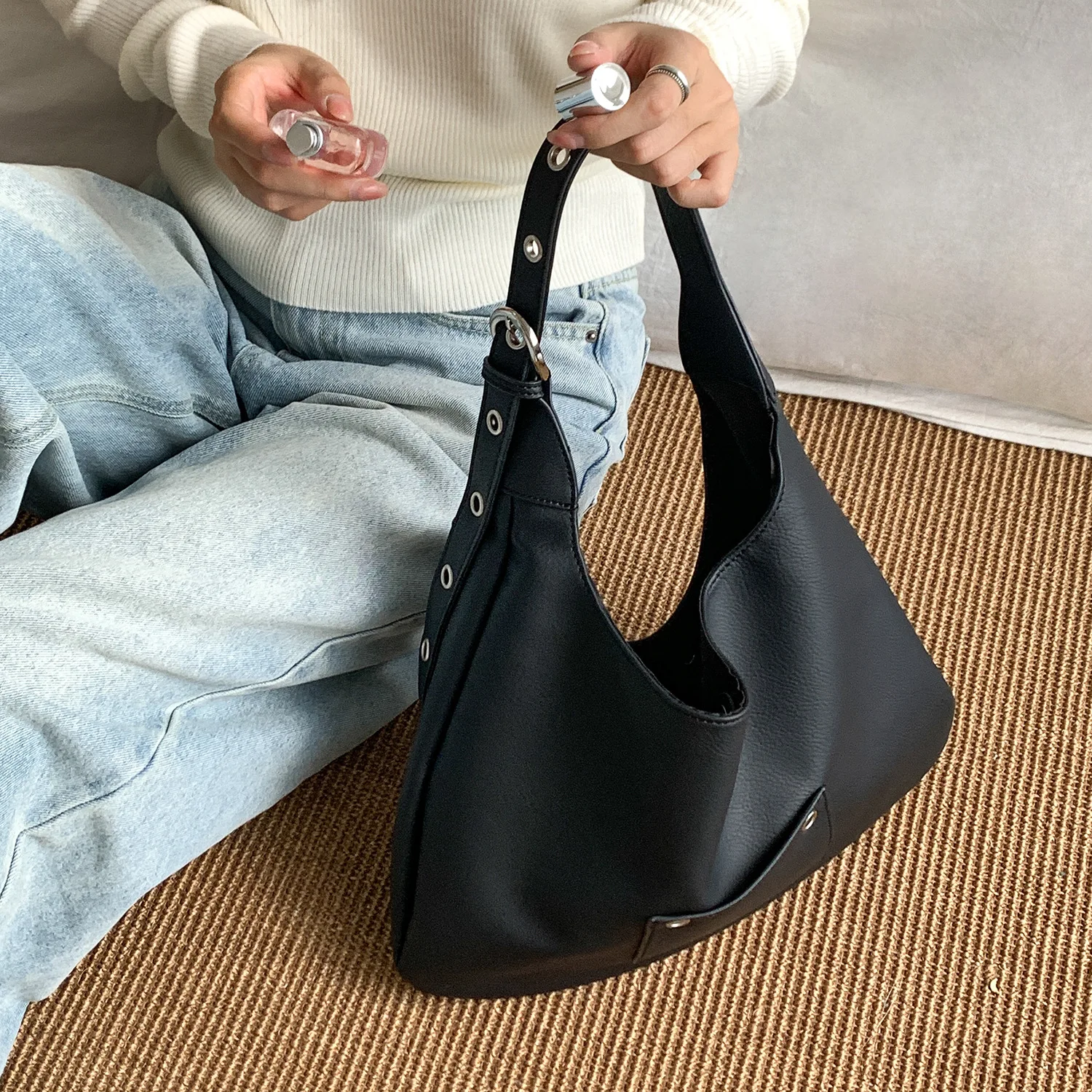 

Large Capacity Hobos Tote Shoulder Bag NEW Half Moon Underarm Bags for Women Handbags Commuting Shopper Soft PU Leather Purses