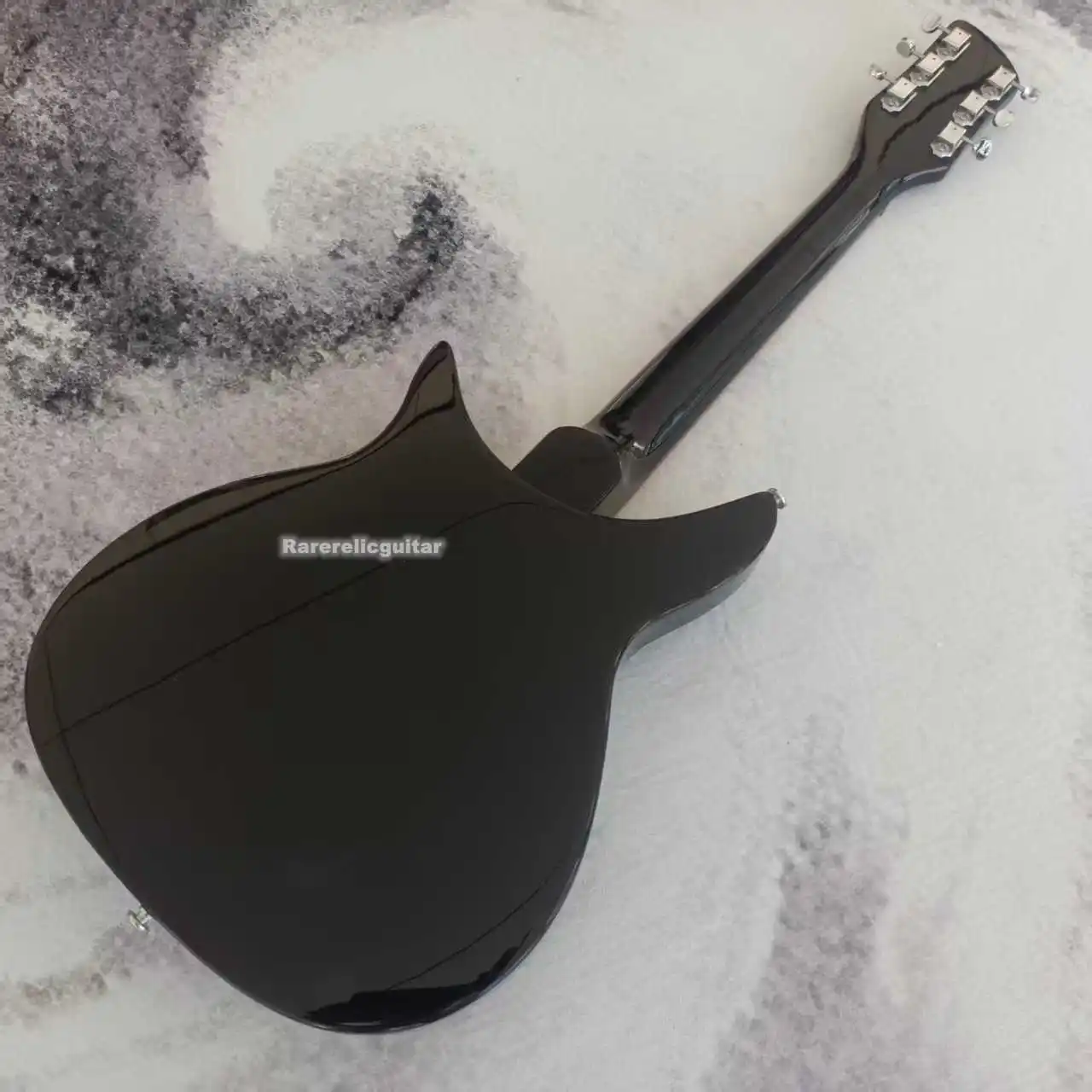 High Quality Black 325 6-String Electric Guitar with Gold Sparkle Pickguard, Bigsby Tremolo Bridge & 527mm Short Scale Length view 5