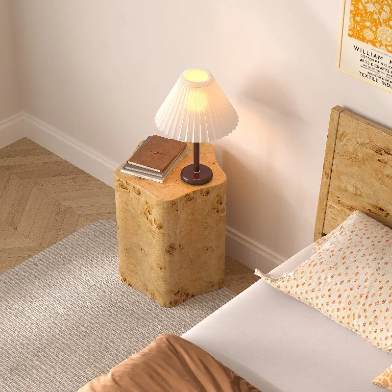Medieval style tree, a few sofa corners, a few short piers, wabi-**** French bedside table, removable small table