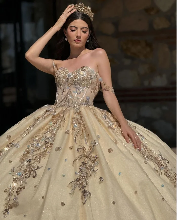 Vestido de quinceañera de princesa Noble, tul champán, Apliques de encaje, cuentas de cristal, purpurina, escote en forma de corazón, vestidos de baile personalizados, 2025