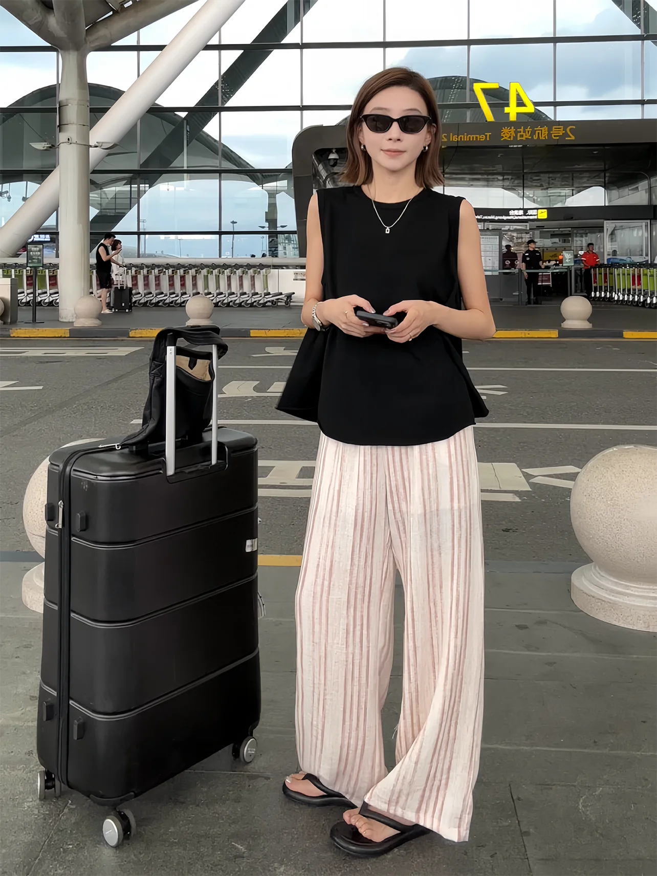 

Loose Faionable Sakura Wide Leg Pants Elastic Waist Striped Summer Casual Trousers for Women Straight Cut Polyester Blend