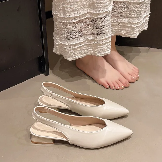 Fashionable women's high-heeled sandals are selling well. Office sexy one-piece sandals. Shoe head-covered gladiator sandals.