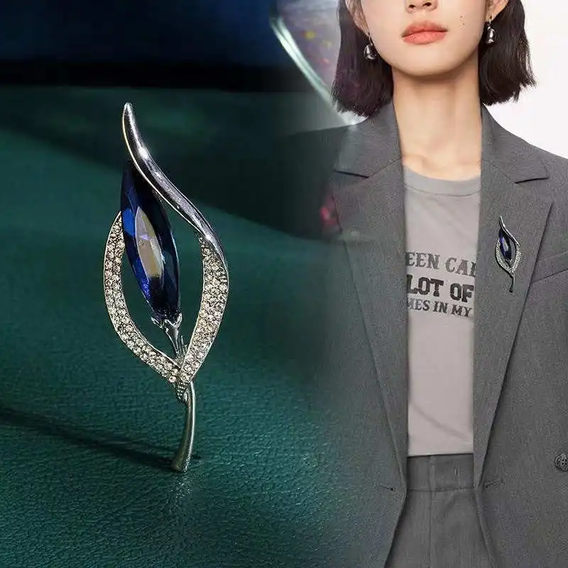 New Crystal Leaf Brooch Horseshoe Lotus Bouquet Brooches For Women Rhinestone Pins Corsage Clothing Accessories Jewelry Gift
