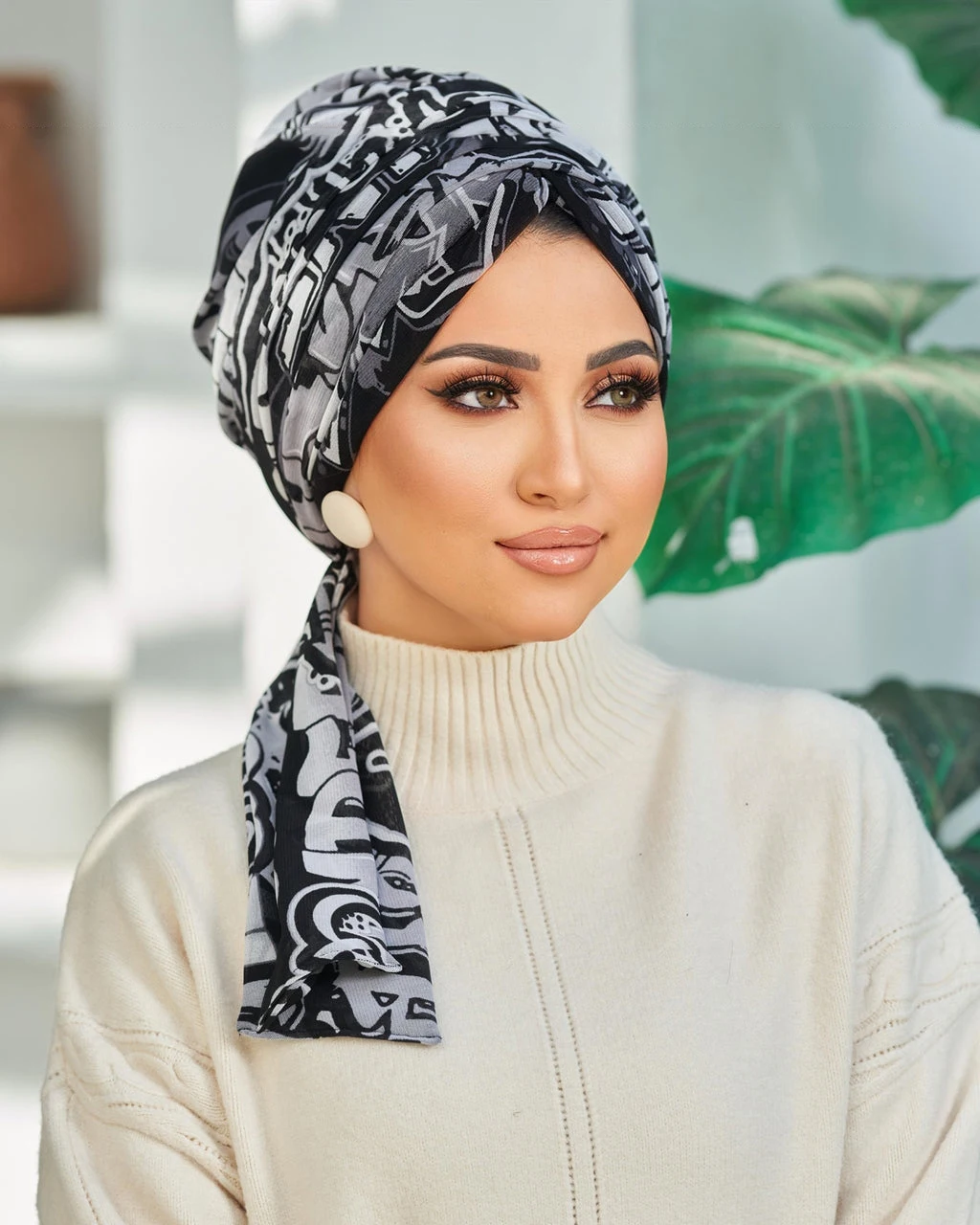 2PCS diamond Shaped Geometric Pattern Headscarf is Versatile Fashionable For Autumn And Winter It Is A Comfortable And Stylish
