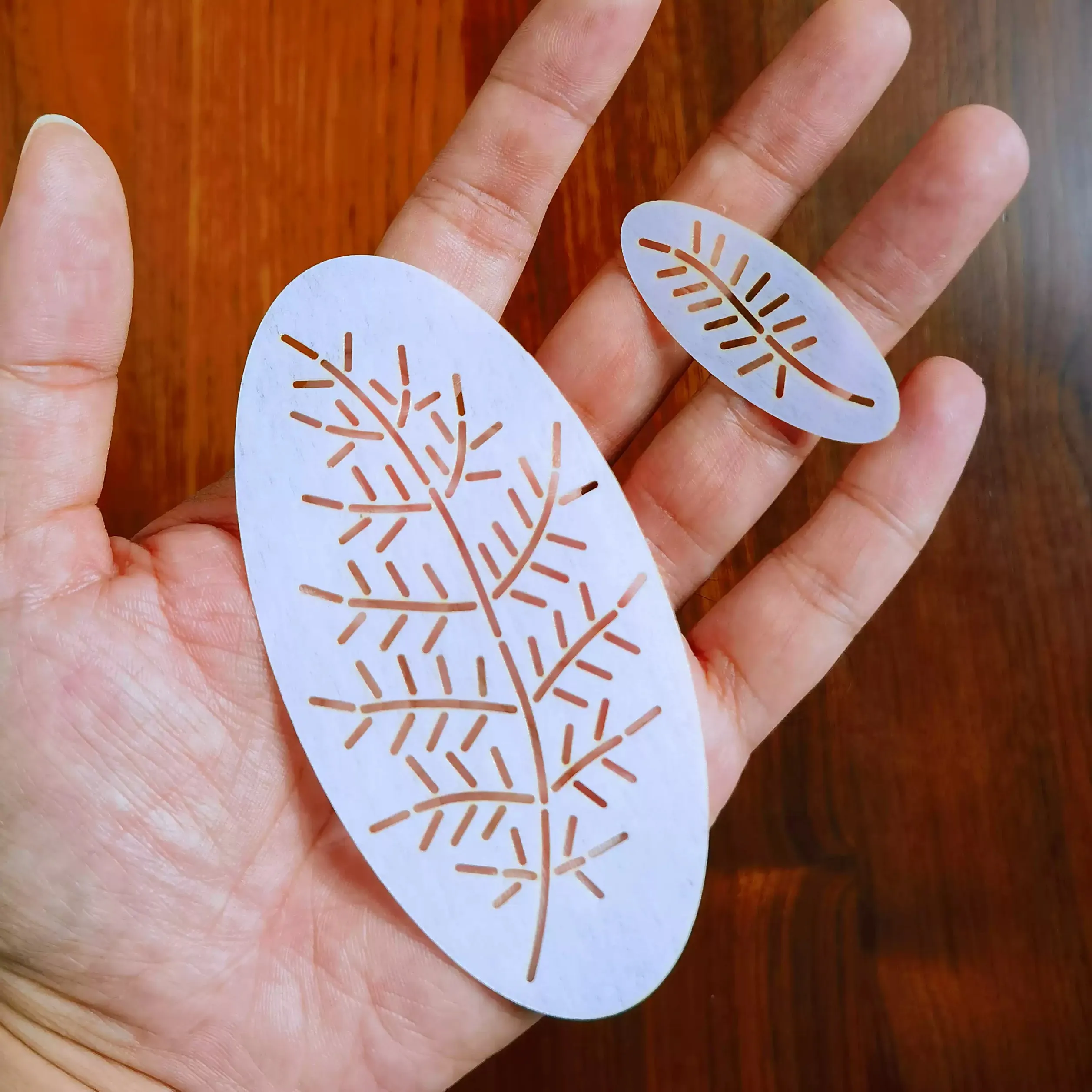 

2 шт./лот трафареты с листьями сашико, набор шаблонов для квилтинга, многоразовые традиционные узоры из ПЭТ для вышивки, домашнего декора, поделки из ткани