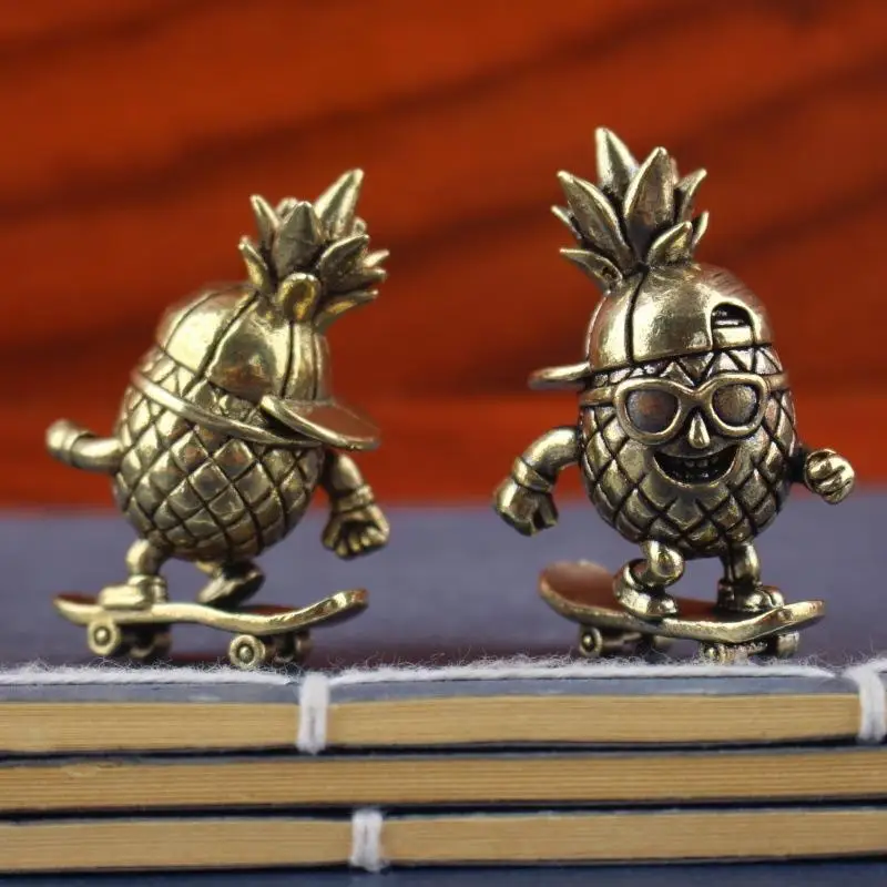 Brass Pineapple Skateboard Figure Home Decor Ornament Creative Home Desktop Decoration Crafts Cartoon Fruit Metal Ornament
