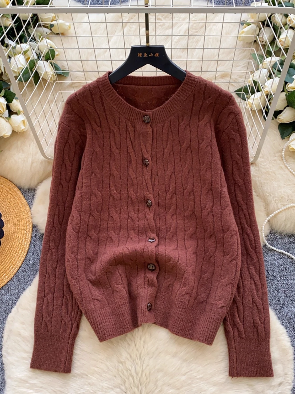 2026 جديد الخريف المرأة خمر س الرقبة طويلة الأكمام سترة مشغولة من الصوف واحدة الصدر بلون التقلبات سترة مشغولة من الصوف القمم #4