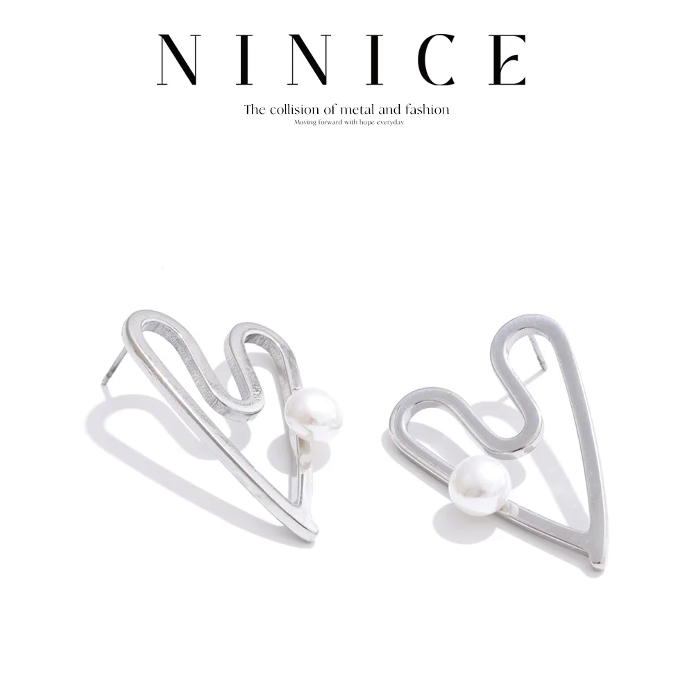 

NiNice Ear Studs Heart-shaped Stainless Steel Hollow Unique High-quality PVD Plated Fashionable Design Gift New Wholesale