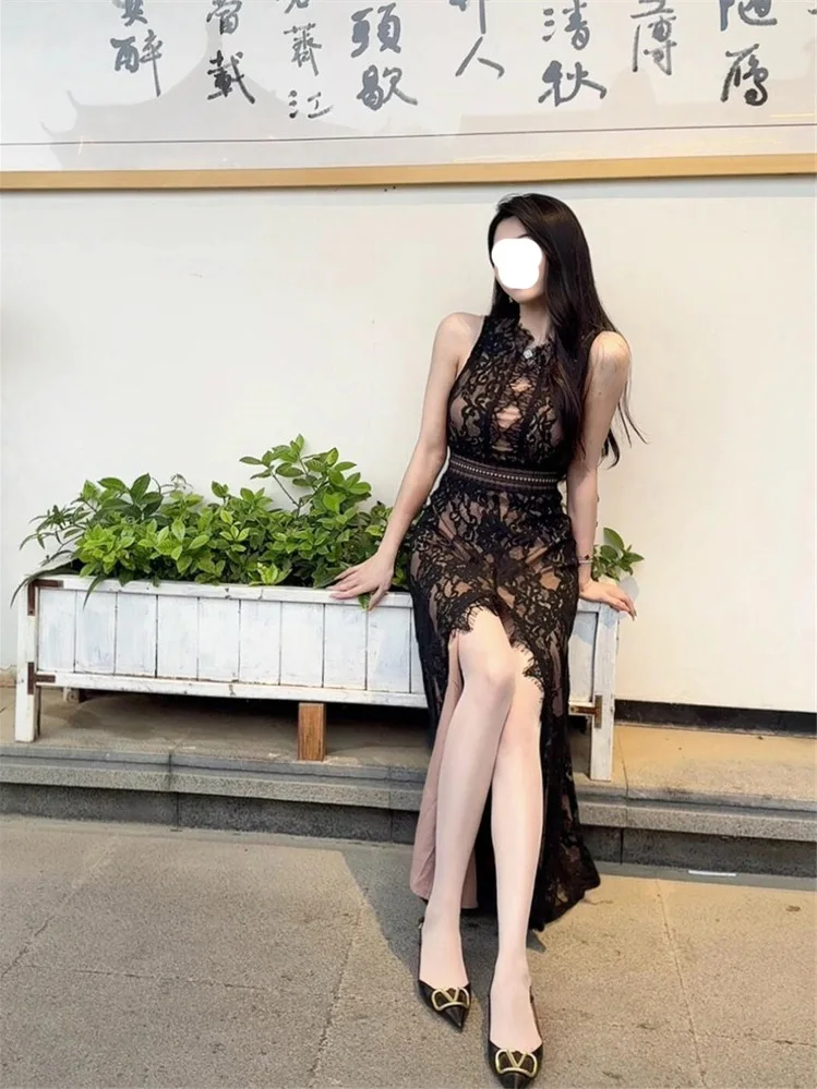 الفرنسية الرجعية الدانتيل المشذبة انقطاع سبليت عارية الذراعين الأسود Bodycon فستان للنساء الفاخرة سليم بلا أكمام ثوب مسائي رداء