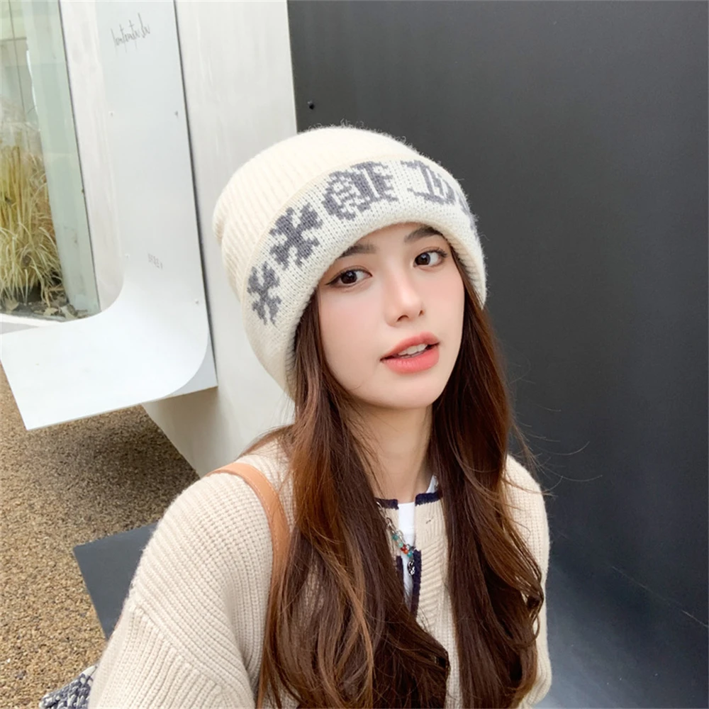 Winter Wool Cap Japanese Big Head Knitted Hat Women\'s Snowflake Jacquard Casual  Skullies Beanie Cap Loose Windproof Ski Hat