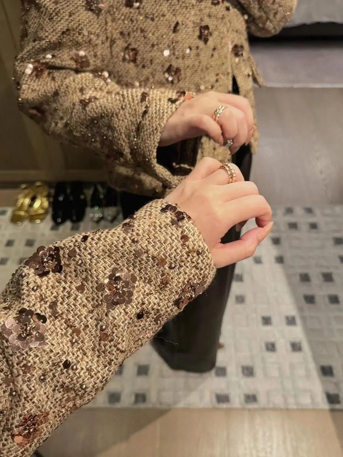 Women French Style Sequined Fragrant Short Jacket Temperament Light New Tweed Fashion Versatile Spring Autumn Jacket Top