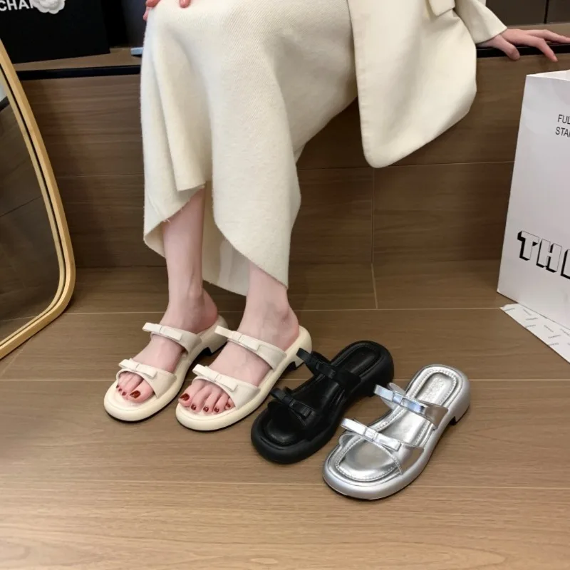 Chinelo de salto baixo feminino, sandálias rasas, salto quadrado, casual, moda de verão, novo, 2022