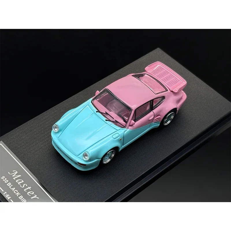 

Модель автомобиля под давлением Master 1:64 930 Turbo Black Bird Chrome Gold Blue Pink коллекционная игрушка