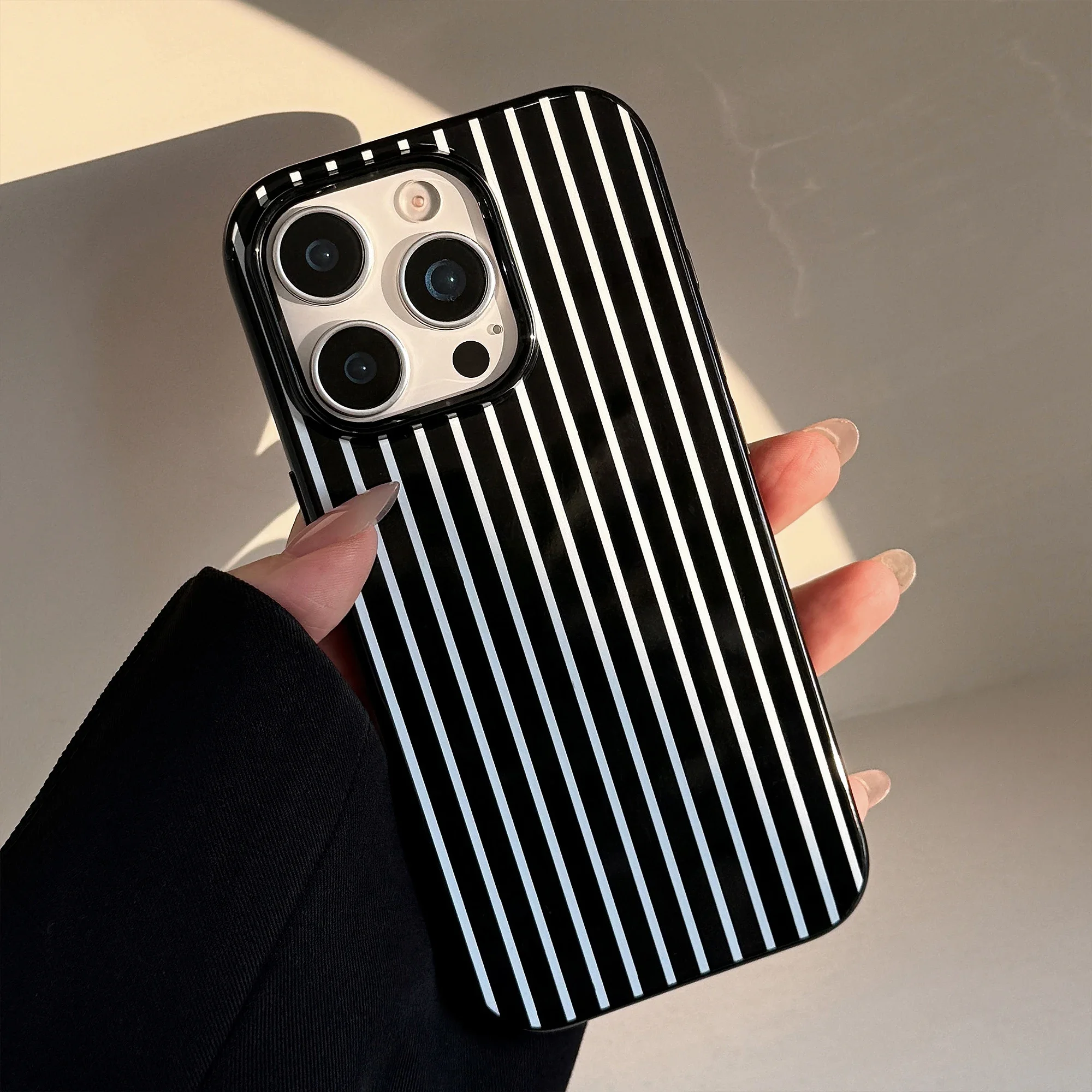 Retro Schwarz-Weiß-Linien mit Zebra-Streifen Y2K Handyhülle für iPhone 17 AIR 16 15 14 13 12 11 PRO MAX MINI 7 8 PLUS Cover
