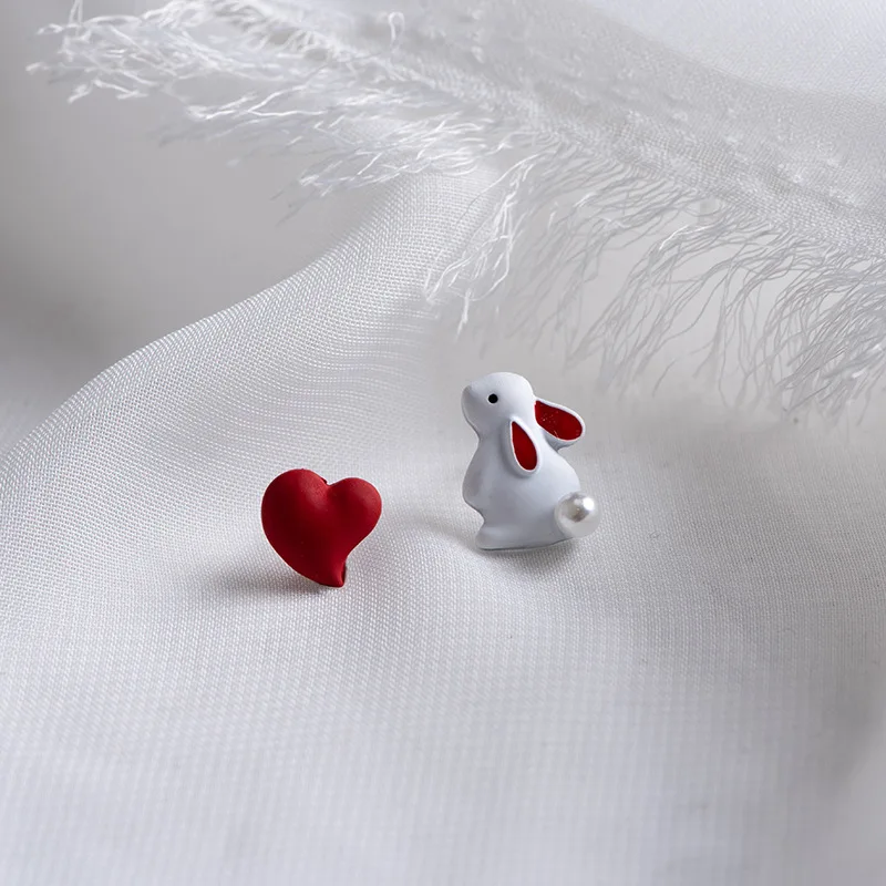 Cute White Pearl Acrylic Rabbit Red Heart Asymmetric Stud Earrings for Women Girls Teens Funny Hare Earrings 2022 Trend Jewelry