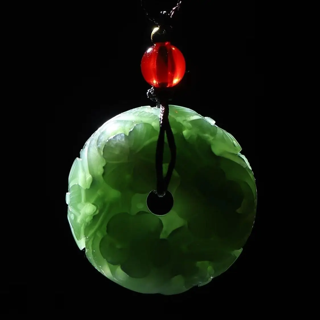 Natural Hetian jade jasper hollow engraved pendant size 12/26mm