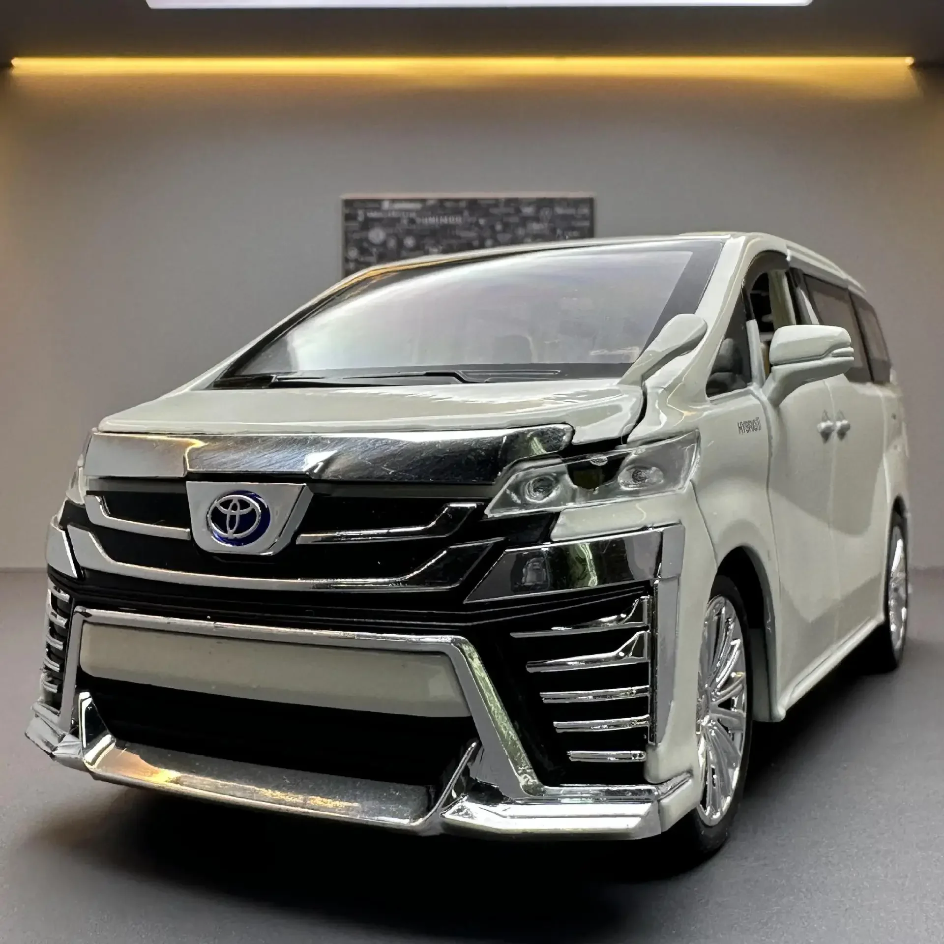 โมเดลรถเวลไฟร์ MPV อัลลอยด์ 1:32 ของเล่นแบบมีเสียงและไฟ ดึงหลังวิ่งได้ ของสะสม ของขวัญวันเกิด