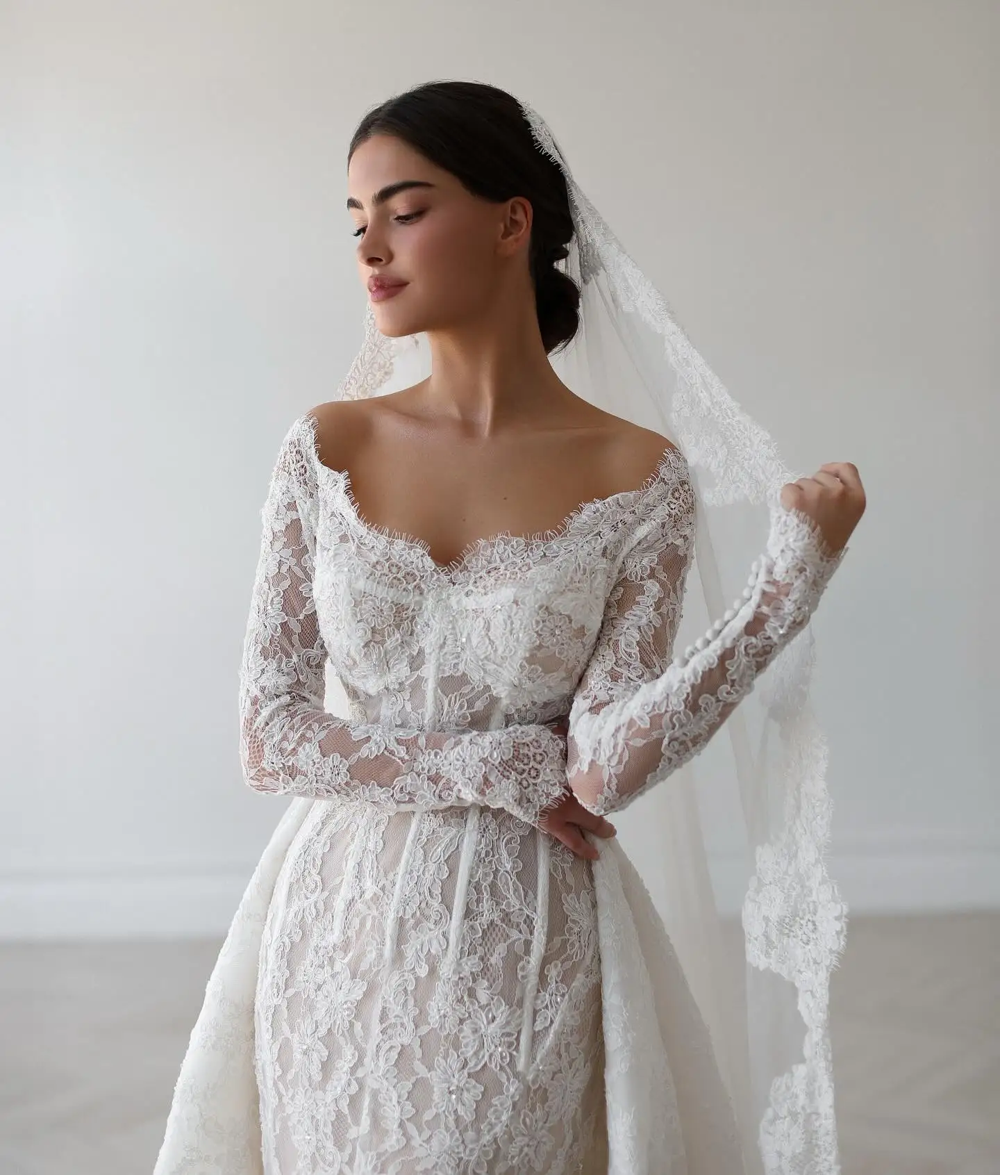 Customised Mermaid Wedding Dress with Detachable Train Long Sleeve Off the Shoulder Lace Applique Bridal Dress Vestidos De Novia