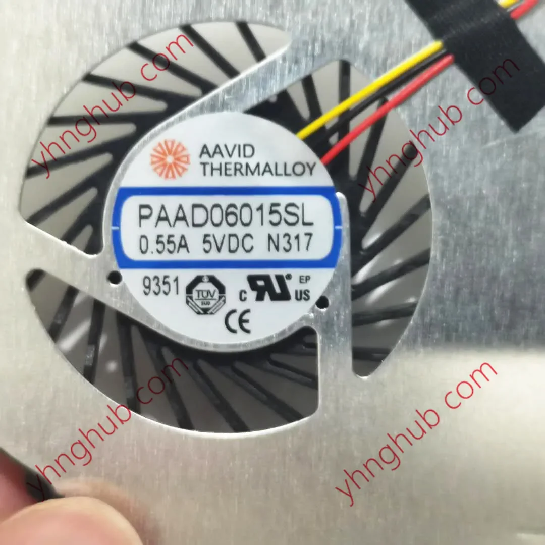 

AAVID PAAD06015SL N317 DC 5V 0.55A 3-Wire Server Cooling Fan