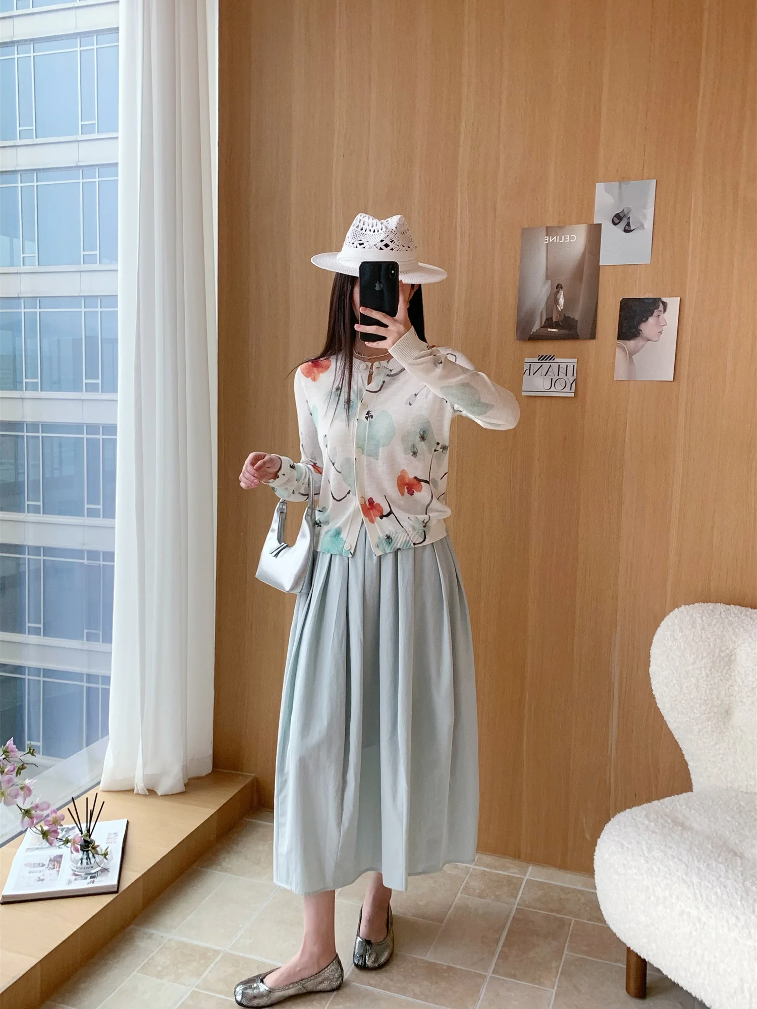 

Mint Wave Knitted Long Sleeve Print Dress Shirt Regular Length Pressed Skirt Spring 2026 Ladies Fashion