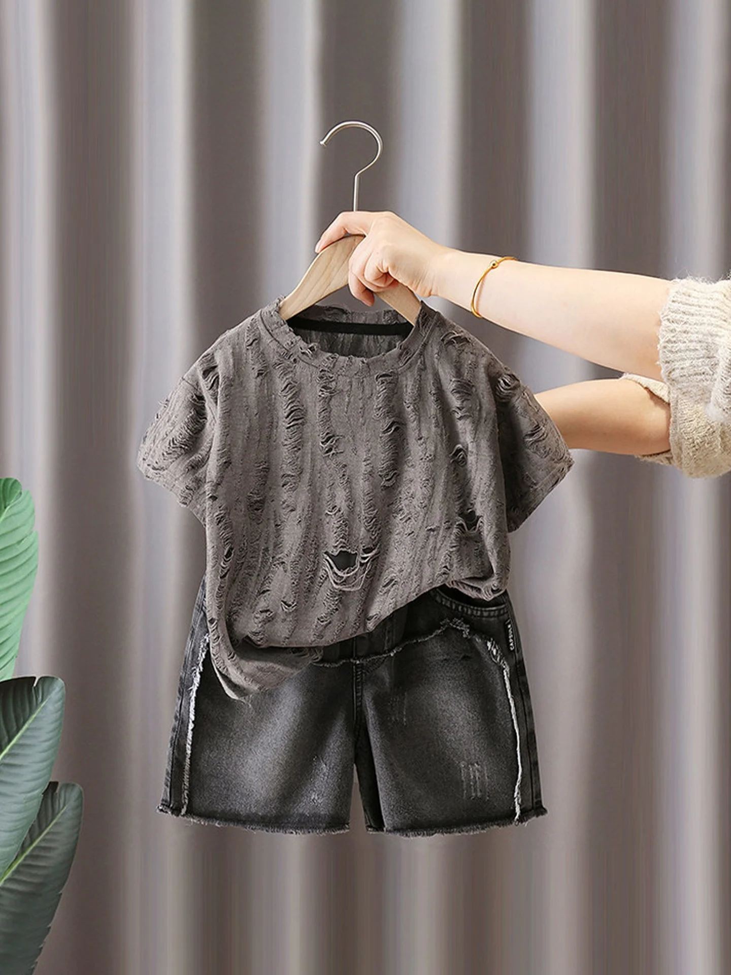 cool-retro-short-sleeve-boys'-outfit-set-vintage-style-two-piece-set-baby-street-style-clothes-summer-casual-wear-for-kids